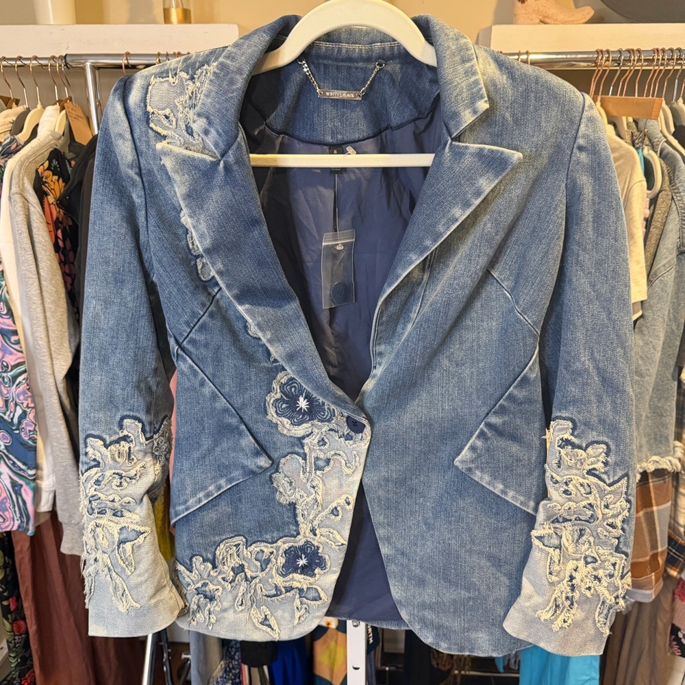 NWOT White House Black Market Editor Denim Blazer with Embroidery - Picture 4 of 7